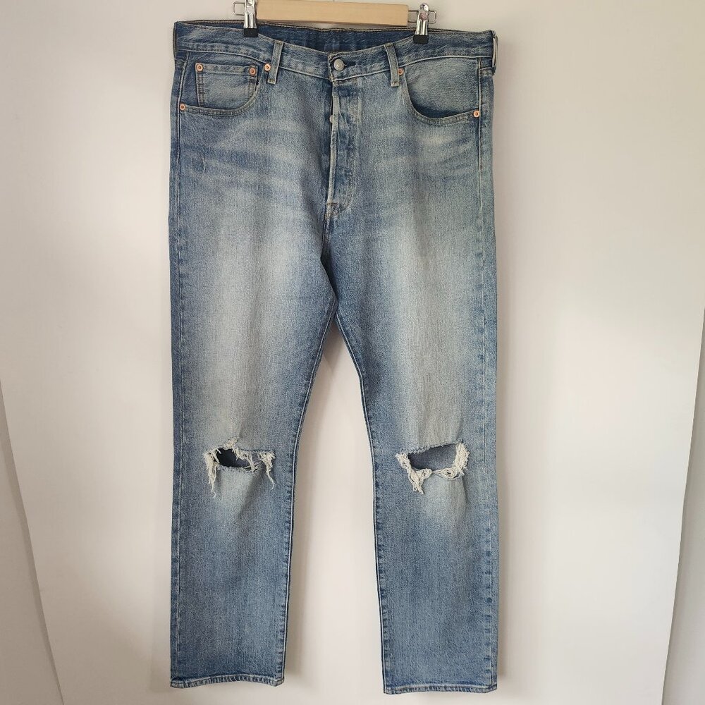 Levi’s Men’s 501 Original Fit Button Fly Jeans Distressed W38 L34 Light Wash